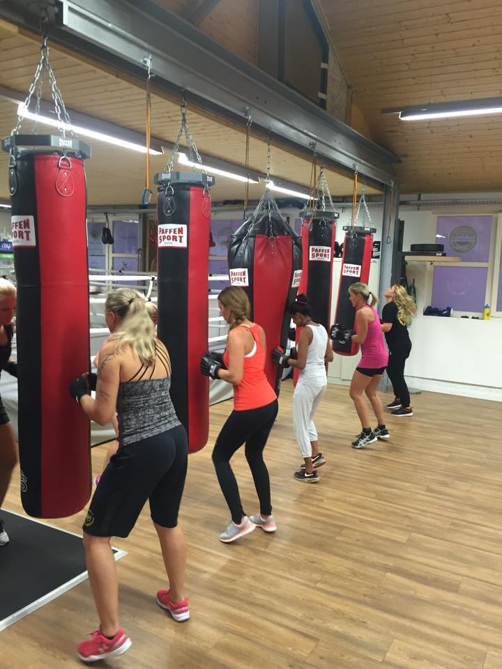 Fitnesstraining für Frauen ( Woman Only ) @ Arnold Boxfit 4133