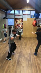 Fitness Training Jugendliche 13+, Arnold Boxfit Pratteln